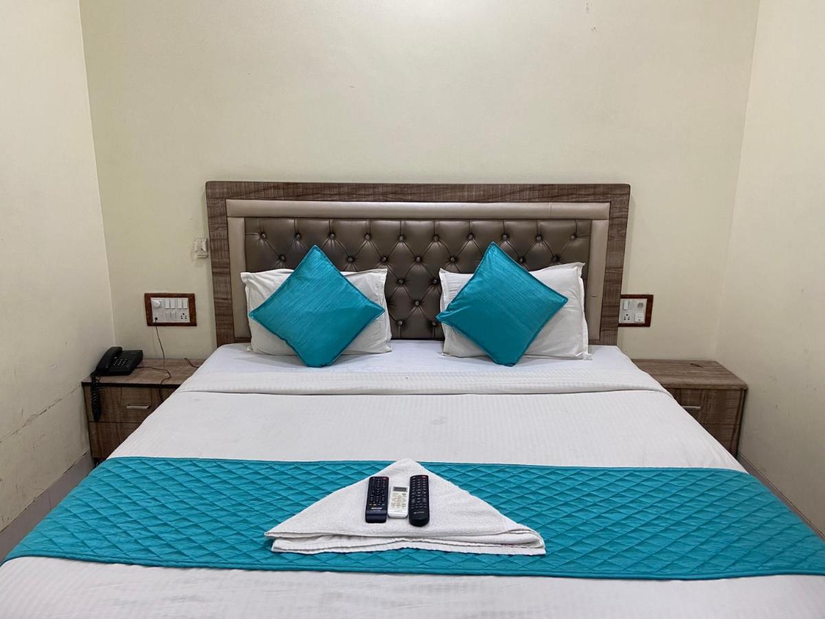 Hotel Apsara- Near J J Hospital Mumbai  Buitenkant foto