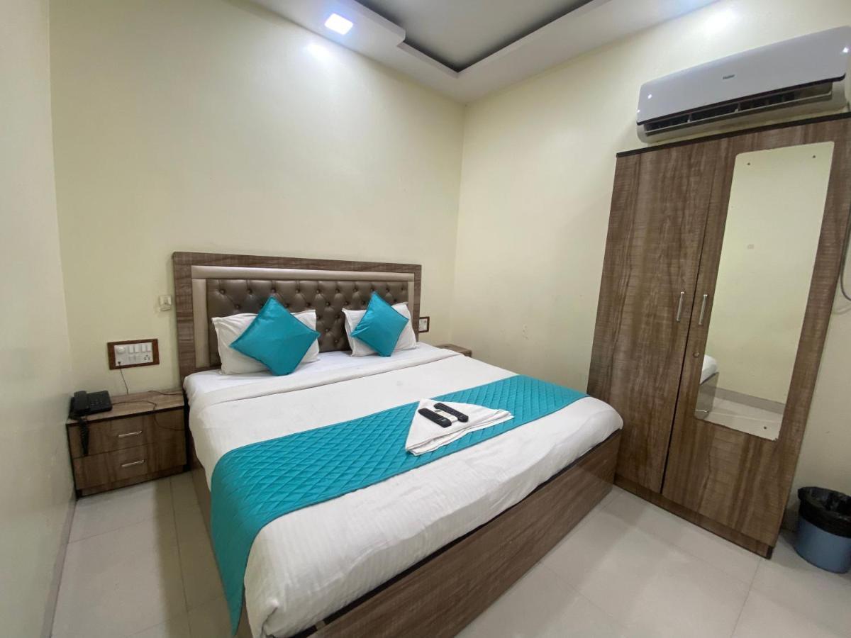 Hotel Apsara- Near J J Hospital Mumbai  Buitenkant foto