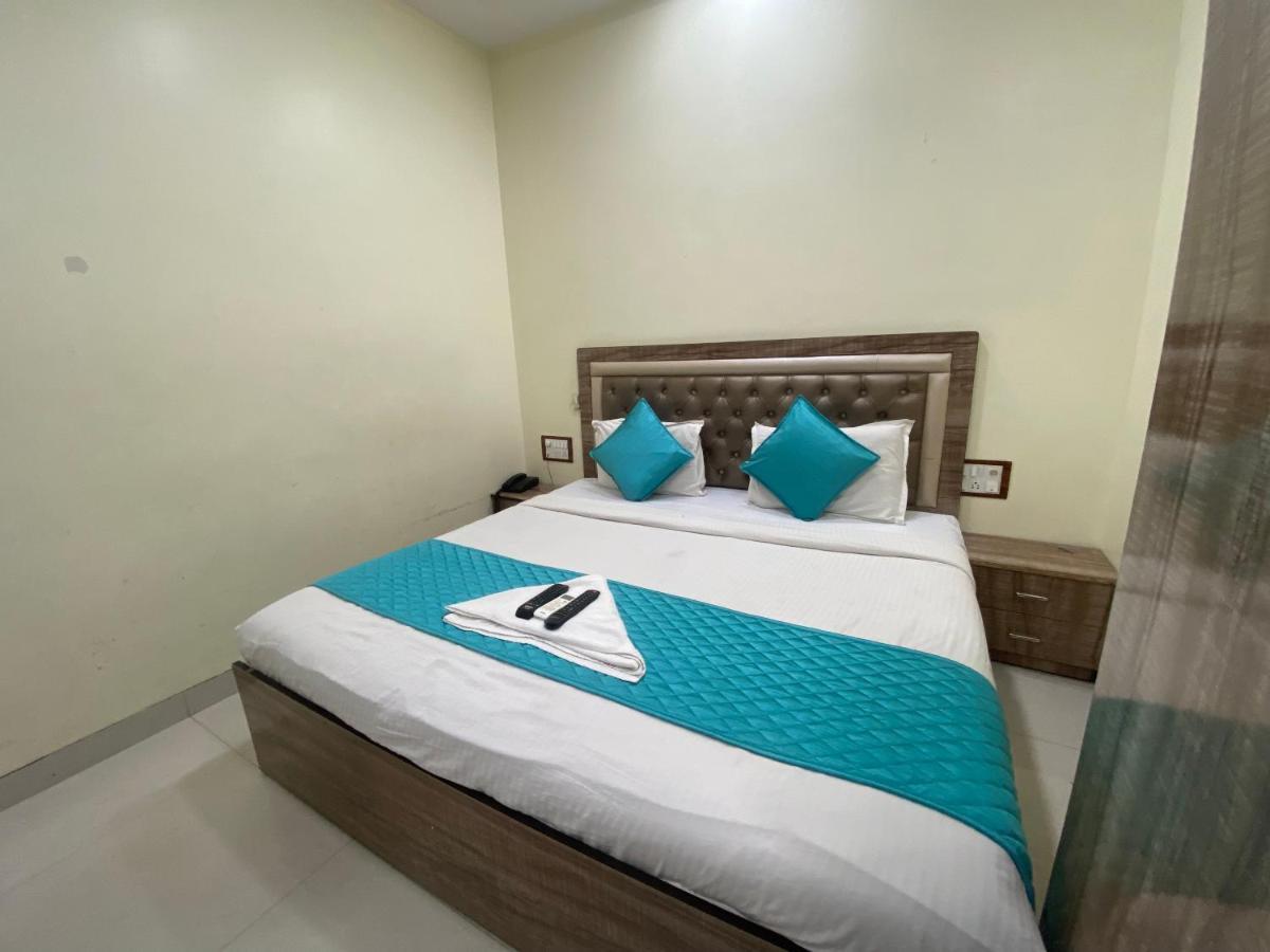 Hotel Apsara- Near J J Hospital Mumbai  Buitenkant foto