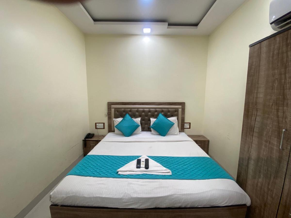 Hotel Apsara- Near J J Hospital Mumbai  Buitenkant foto