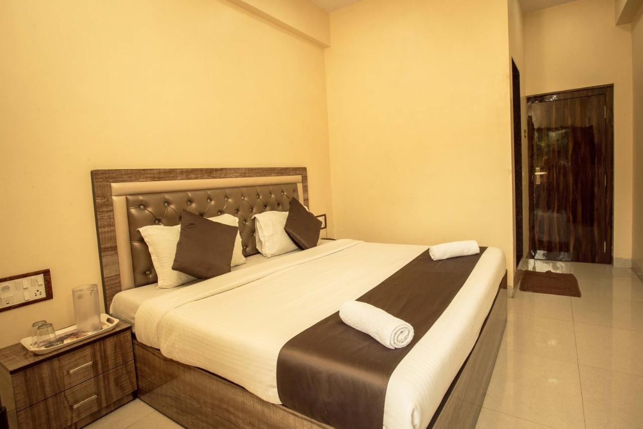 Hotel Apsara- Near J J Hospital Mumbai  Buitenkant foto