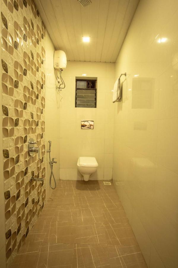 Hotel Apsara- Near J J Hospital Mumbai  Buitenkant foto