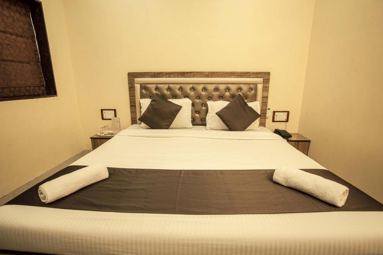 Hotel Apsara- Near J J Hospital Mumbai  Buitenkant foto